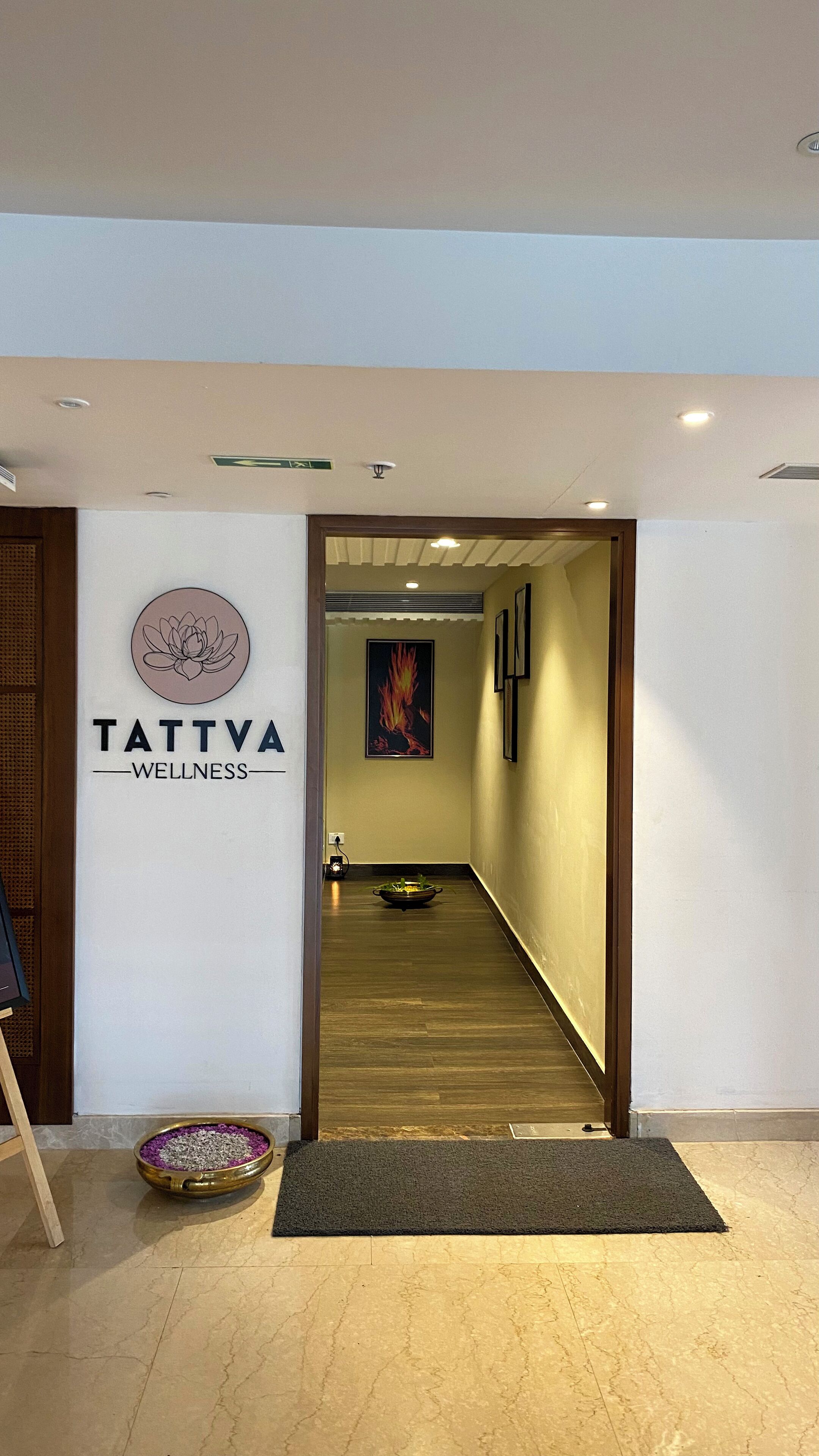 steam room, body treatments, deep-tissue massages, swedish massages