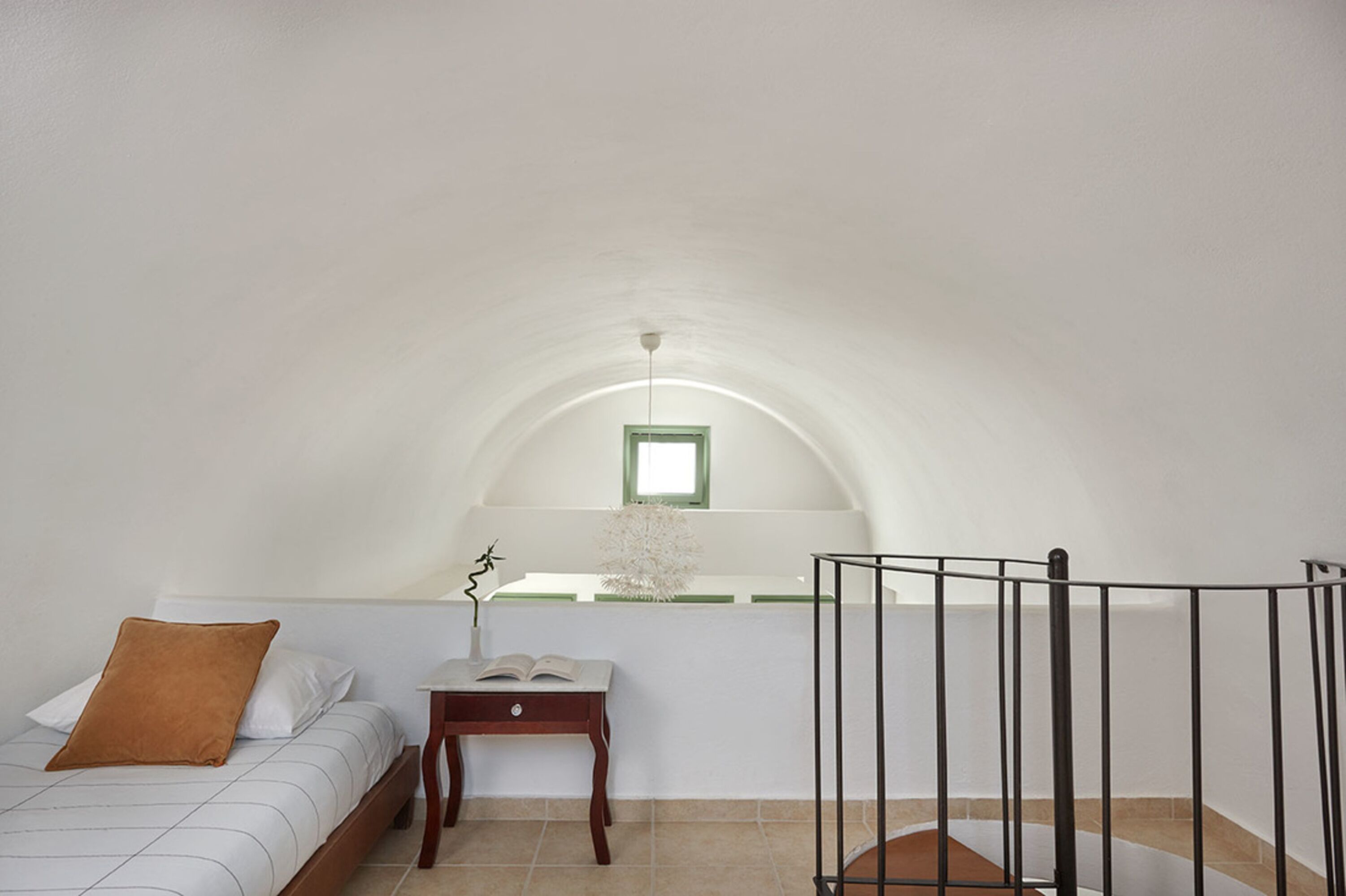 traditional house | premium bedding, iron/ironing board, free wifi