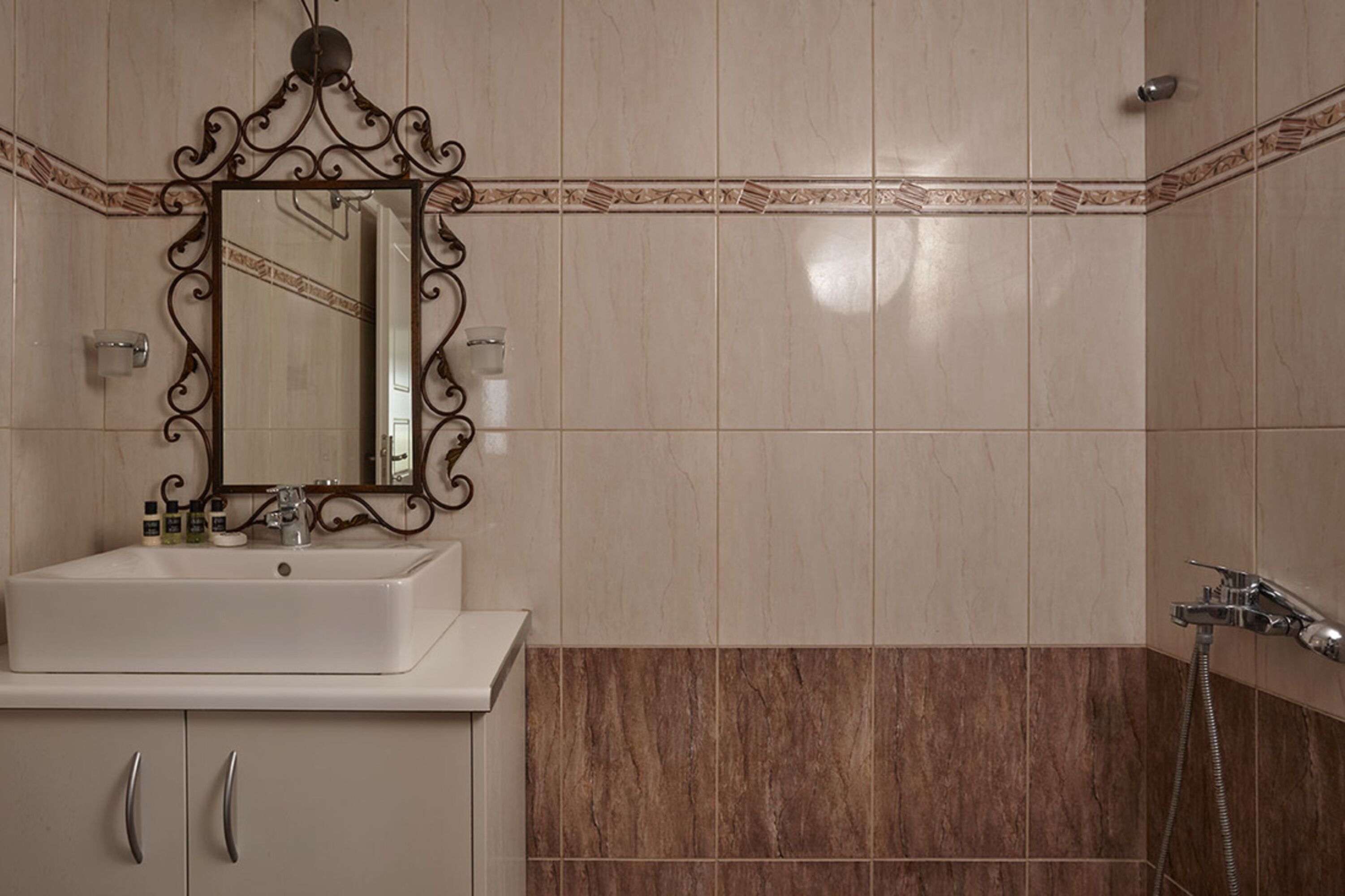 traditional house | bathroom | shower, eco-friendly toiletries, hair dryer, towels
