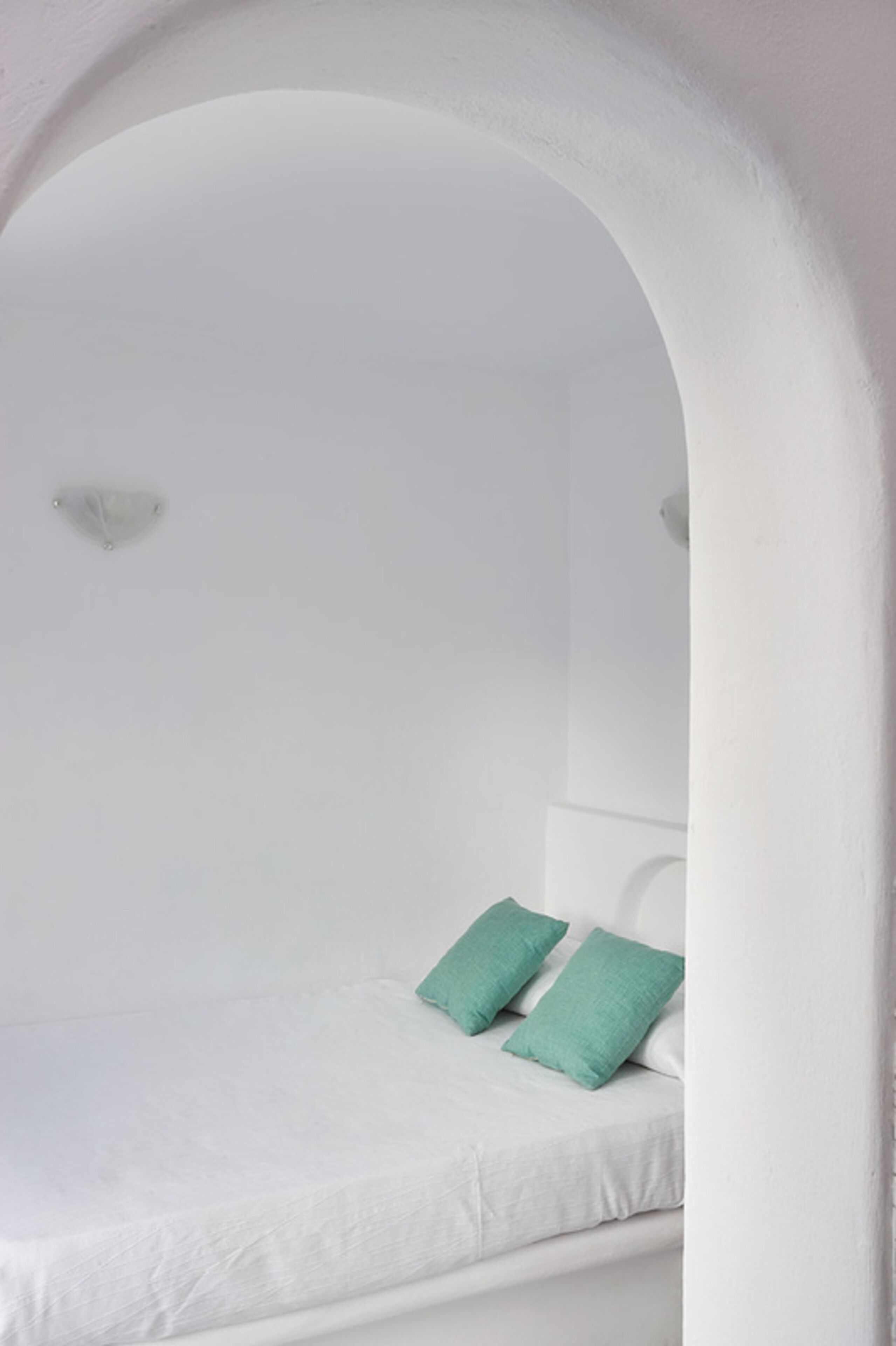 studio (for 2) | premium bedding, iron/ironing board, free wifi