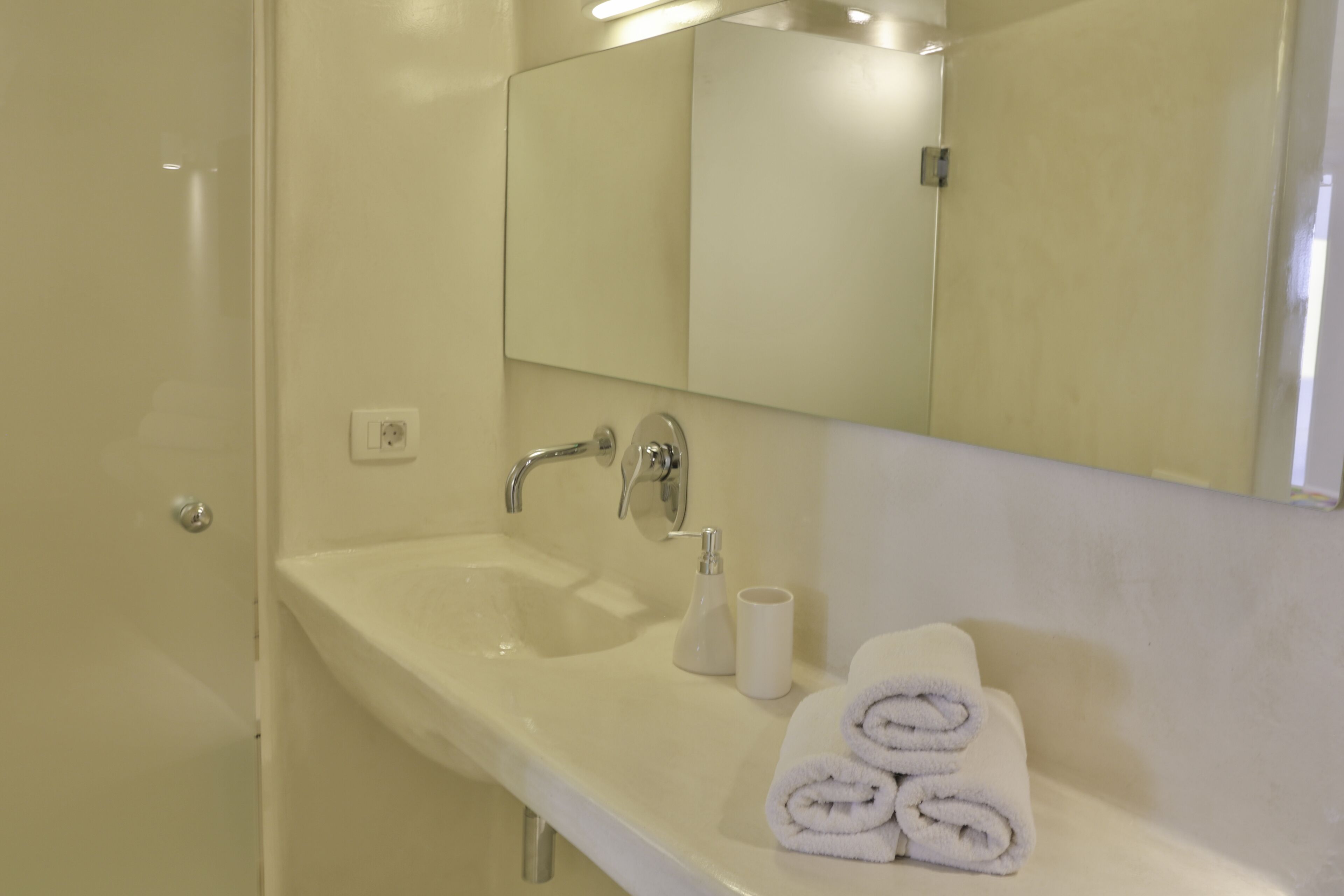 suite (canava) | bathroom sink