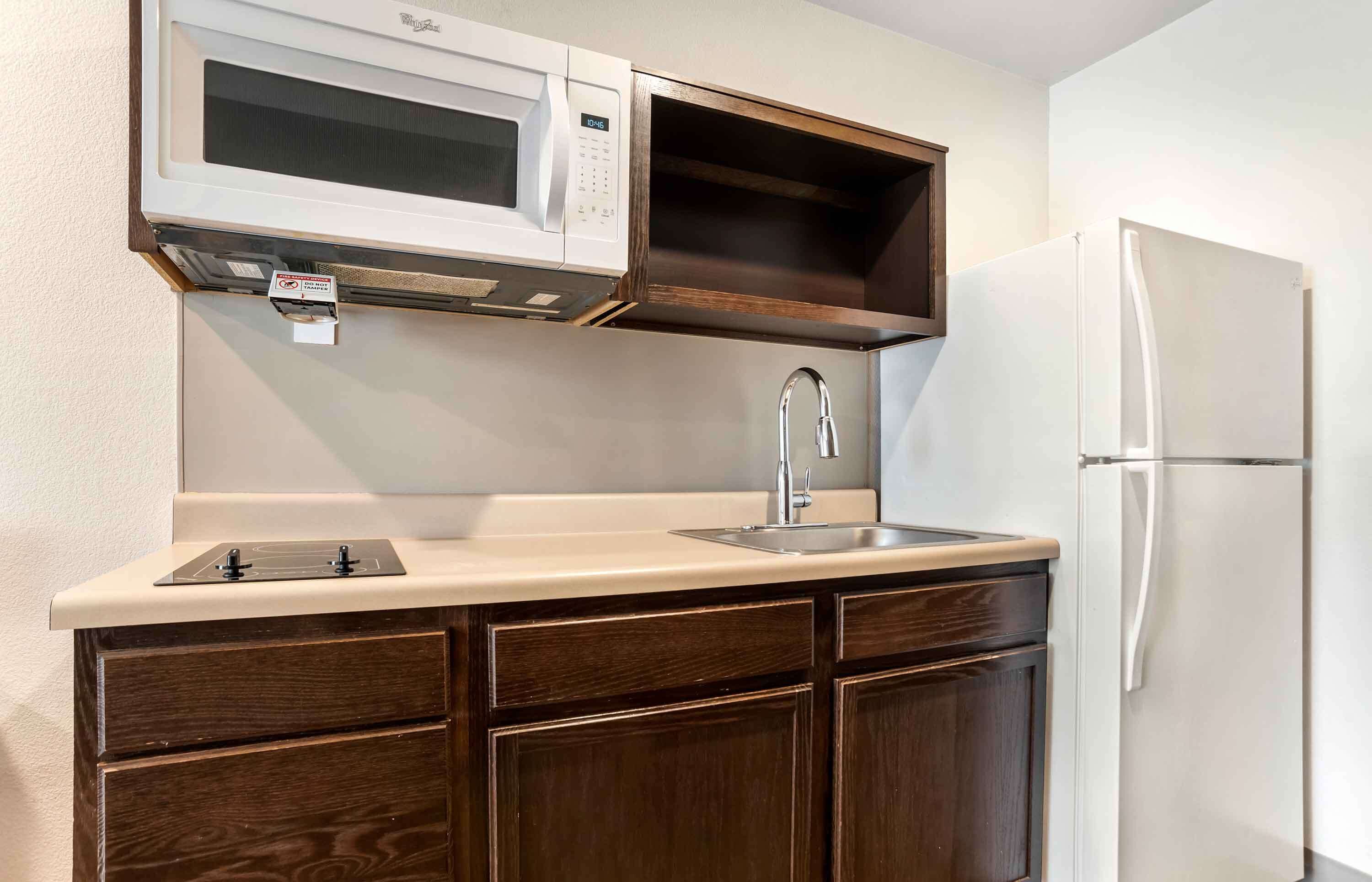 standard studio, 1 queen bed, non smoking, refrigerator & microwave | private kitchen | full-sized fridge, microwave, stovetop, freezer