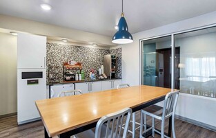 Free daily on-the-go breakfast