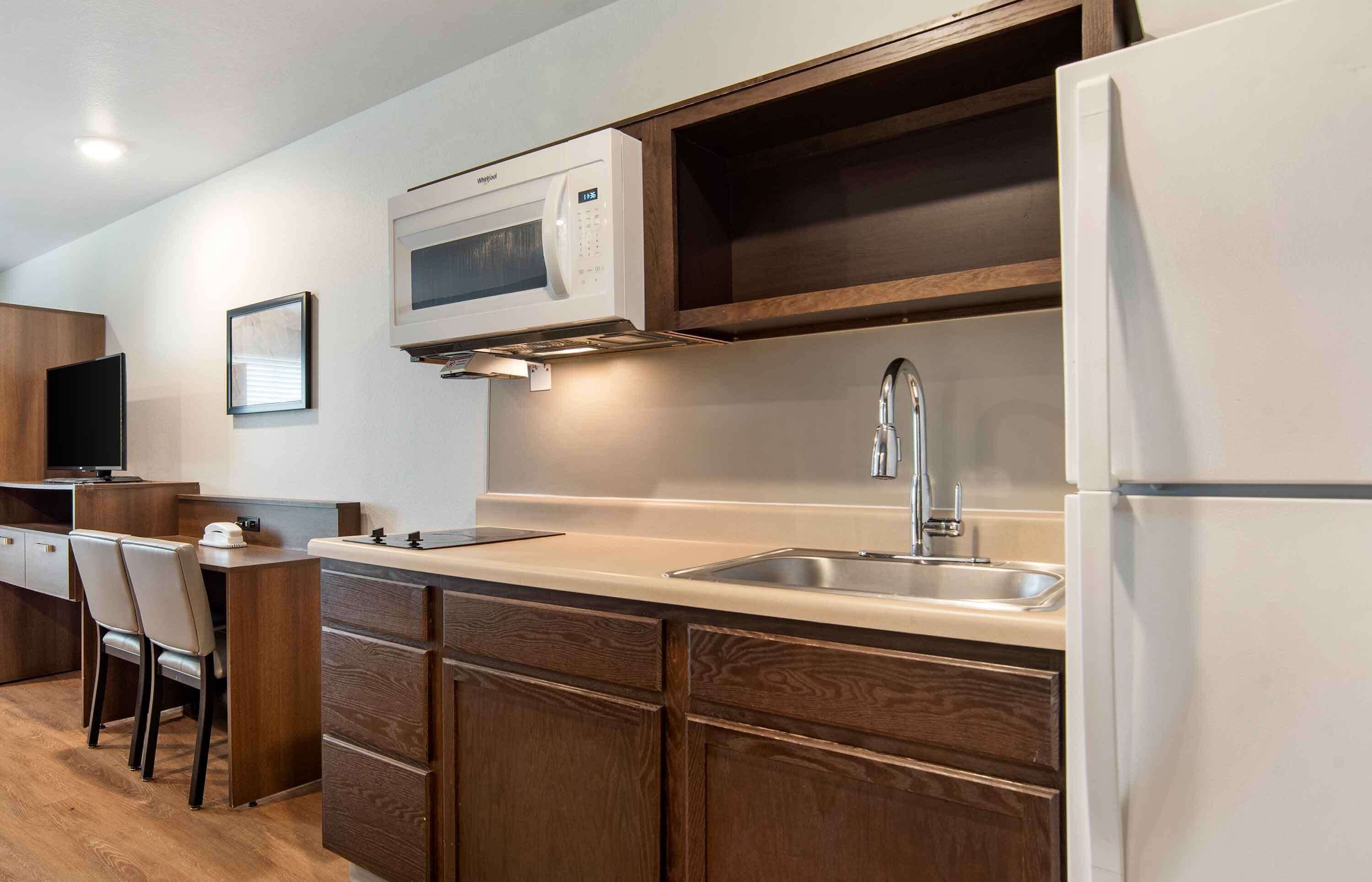 desk, laptop workspace, iron/ironing board, free wifi