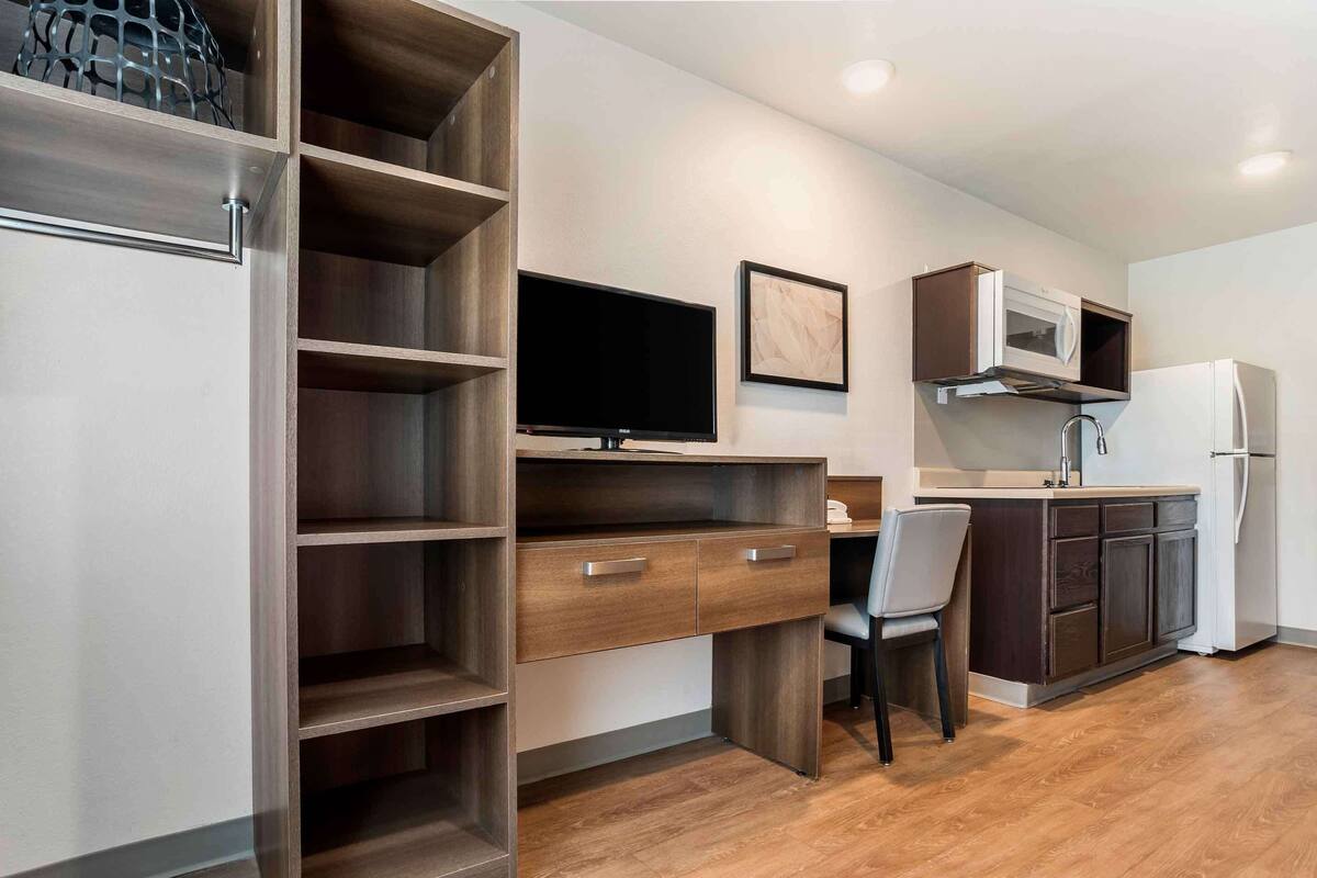 standard studio, 1 queen bed, non smoking, refrigerator & microwave | desk, laptop workspace, iron/ironing board, free wifi