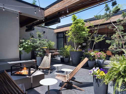 Freepoint Hotel Cambridge, Tapestry Collection by Hilton