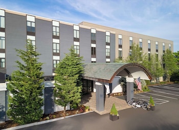 Freepoint Hotel Cambridge, Tapestry Collection by Hilton