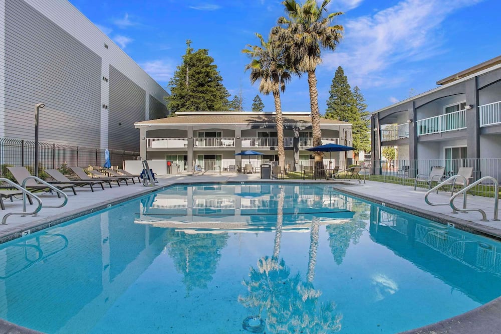SureStay Plus Hotel by Best Western Sacramento North