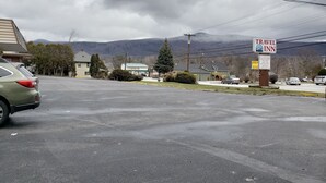 Mountain view - Travel Inn (Rutland)