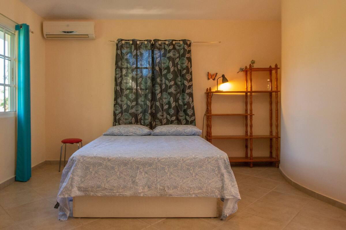 1 chambre, accès au Wi-Fi (inclus), literie fournie