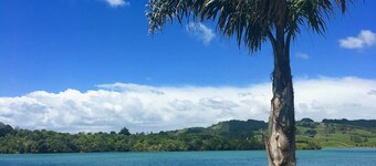 Raglan Palm Beach Motel