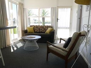 Apartment, 1 Bedroom | Living area
