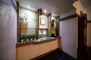 Interior entrance - Castle Motel Iksan (Iksan)