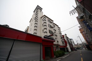 Front of property - Castle Motel Iksan (Iksan)
