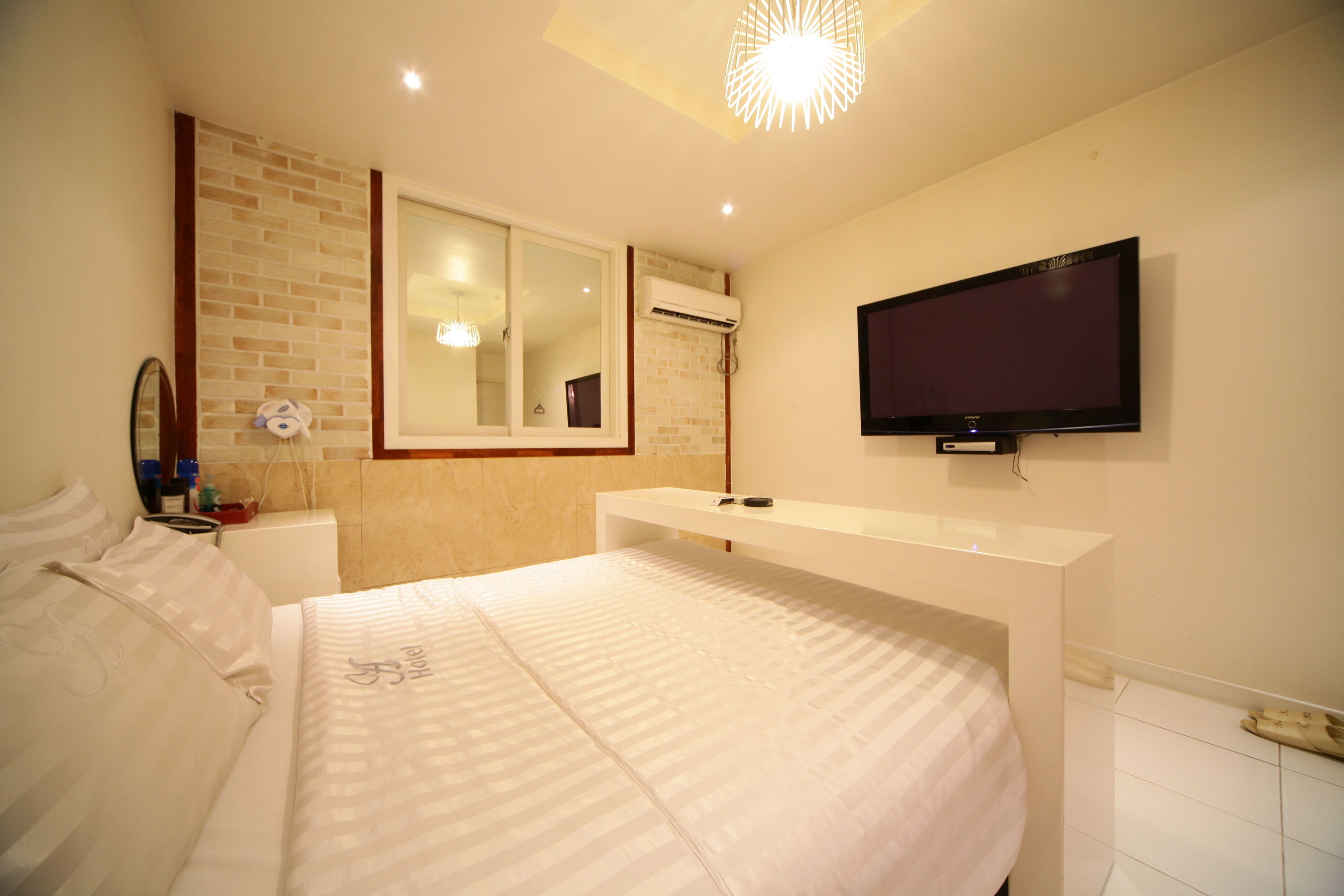 Standard Room | Free WiFi
