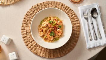 Alimentos y bebidas