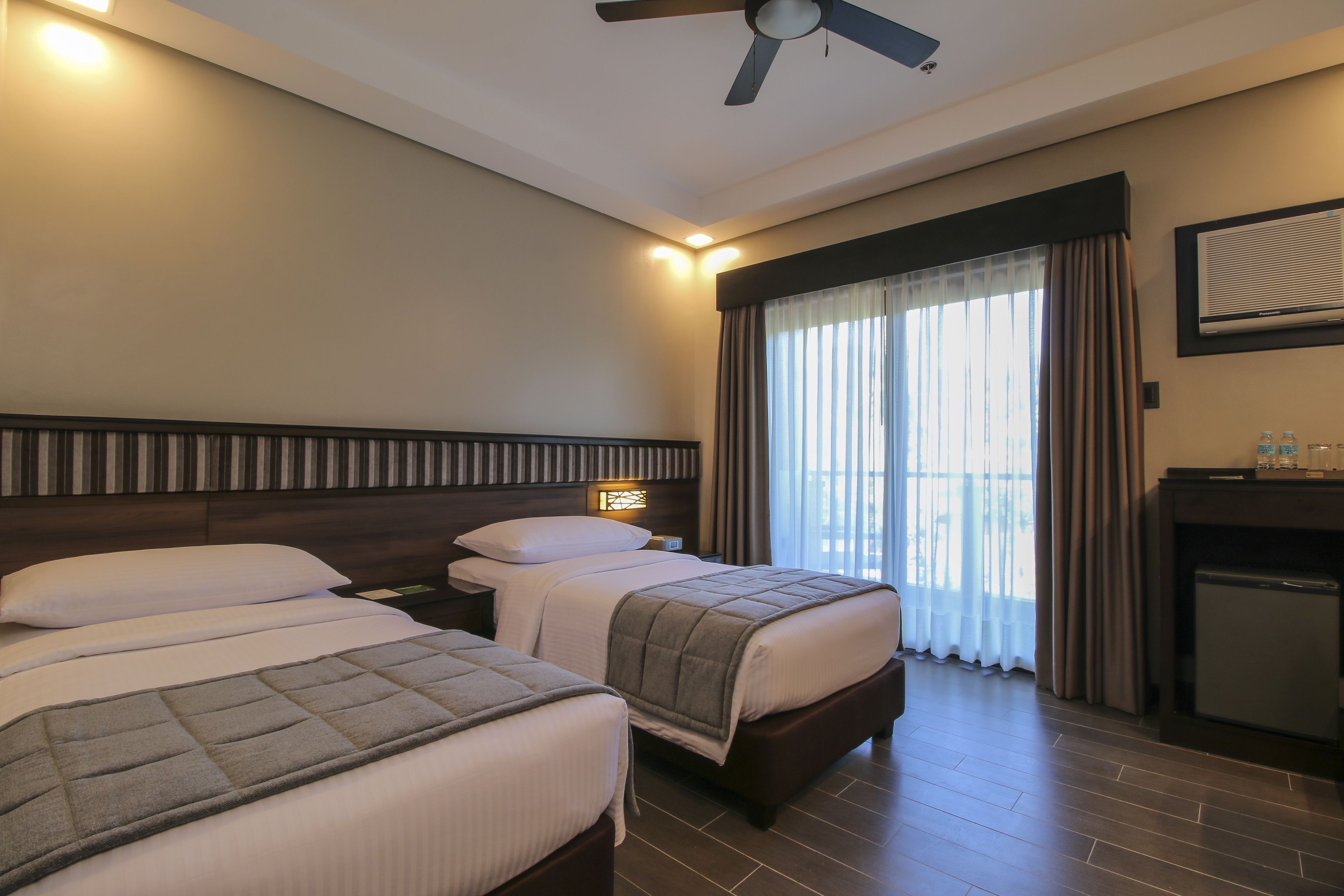 1 bedroom, in-room safe, desk, blackout curtains