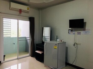 Desk, free WiFi - The Rich Home (Nakhon Ratchasima)