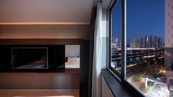 Premium bedding, free WiFi, bed sheets