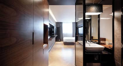 Golden Business Hotel