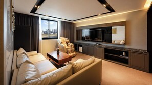 Golden Suite | Down duvets, free WiFi