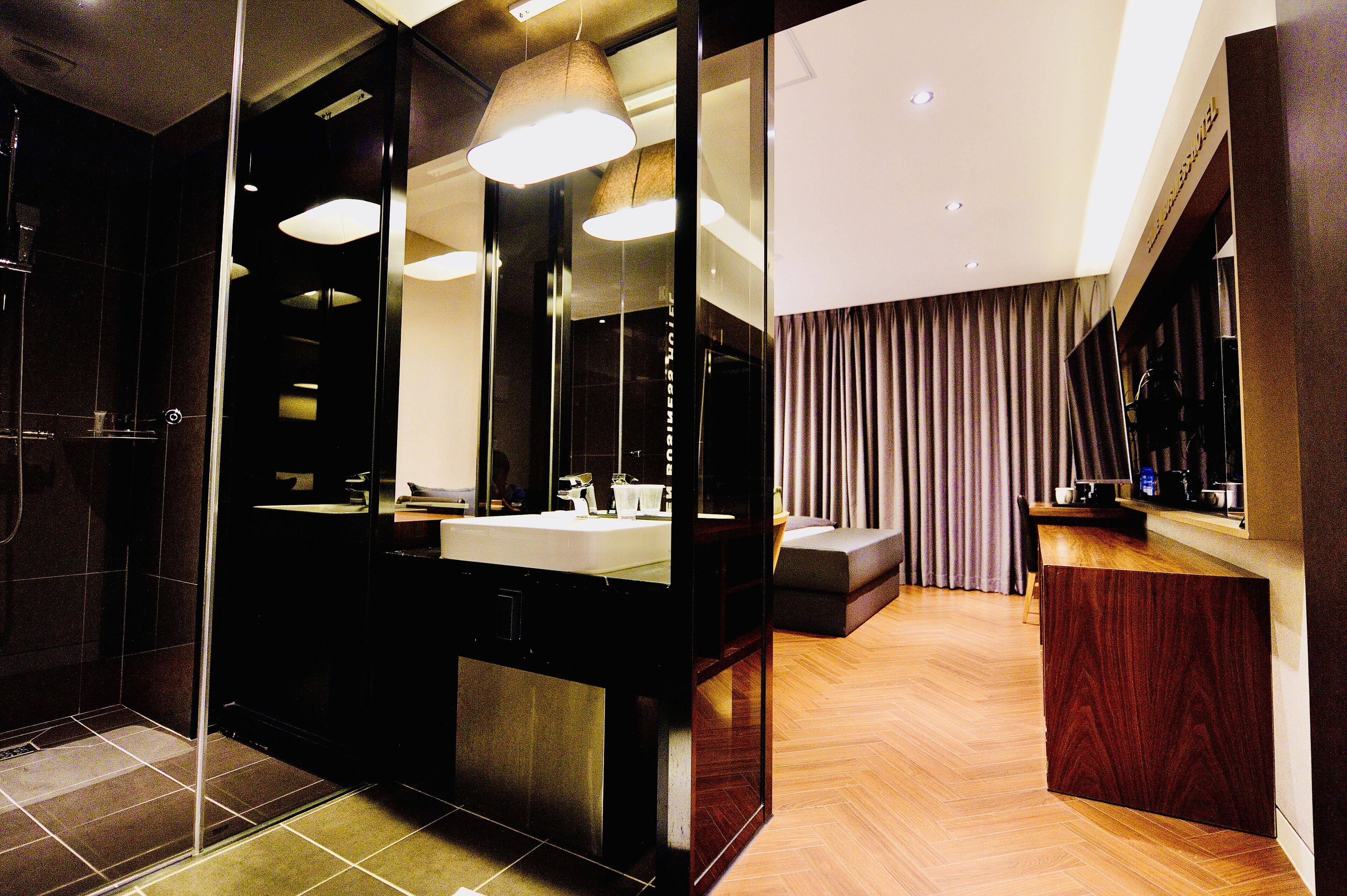 premier double room | down duvets, free wifi