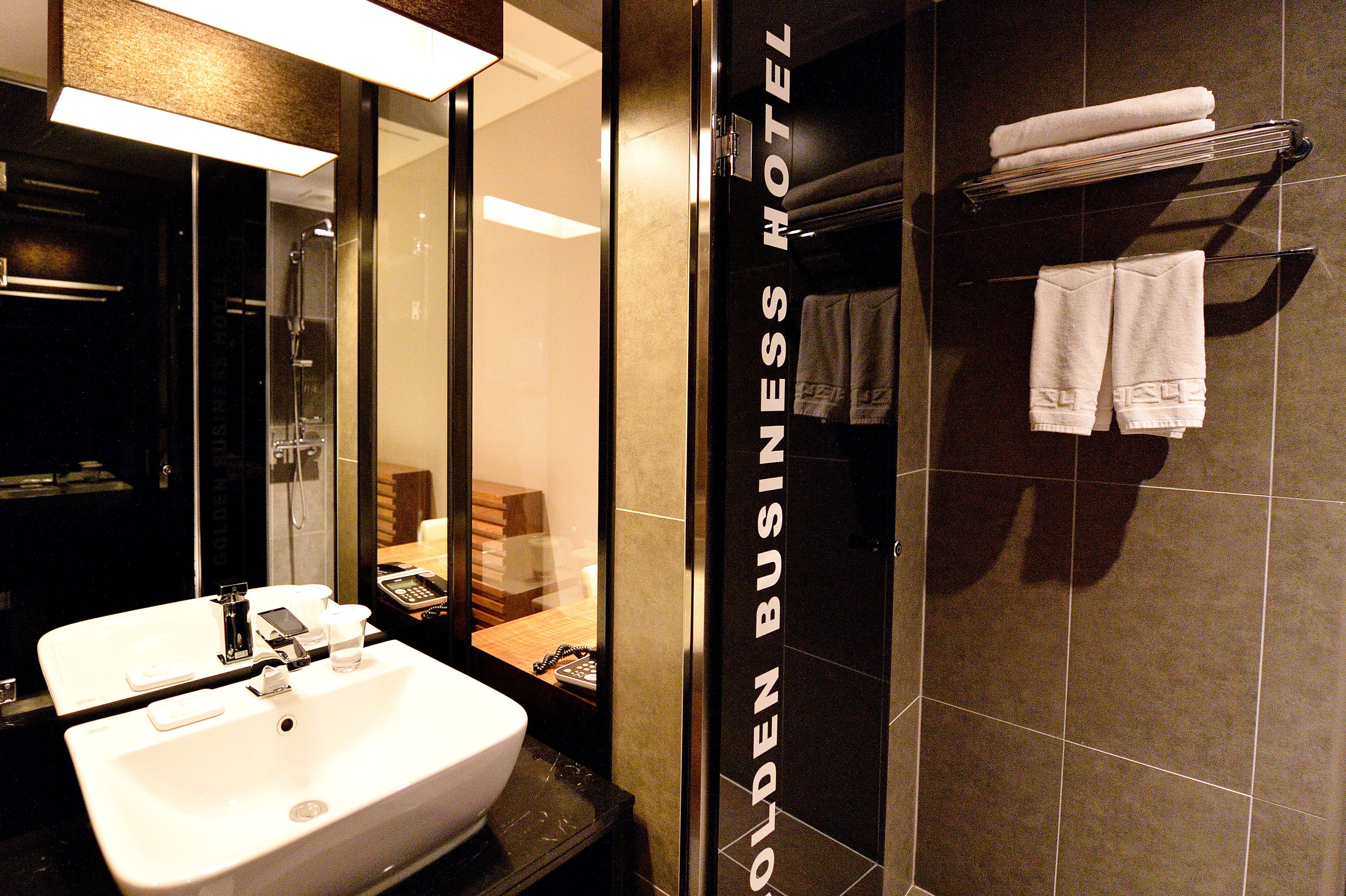 family twin room | down duvets, free wifi