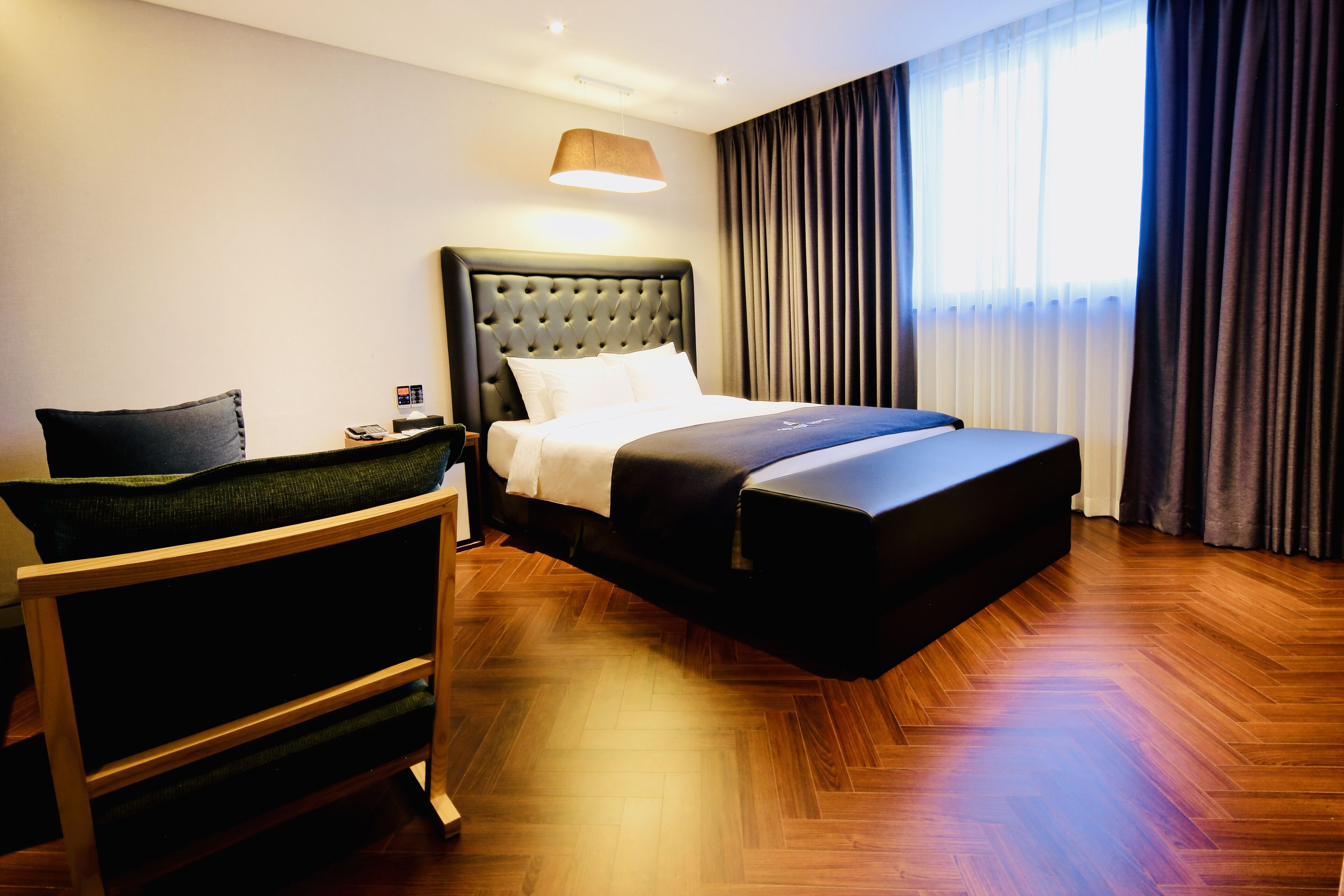 premier double room | down duvets, free wifi