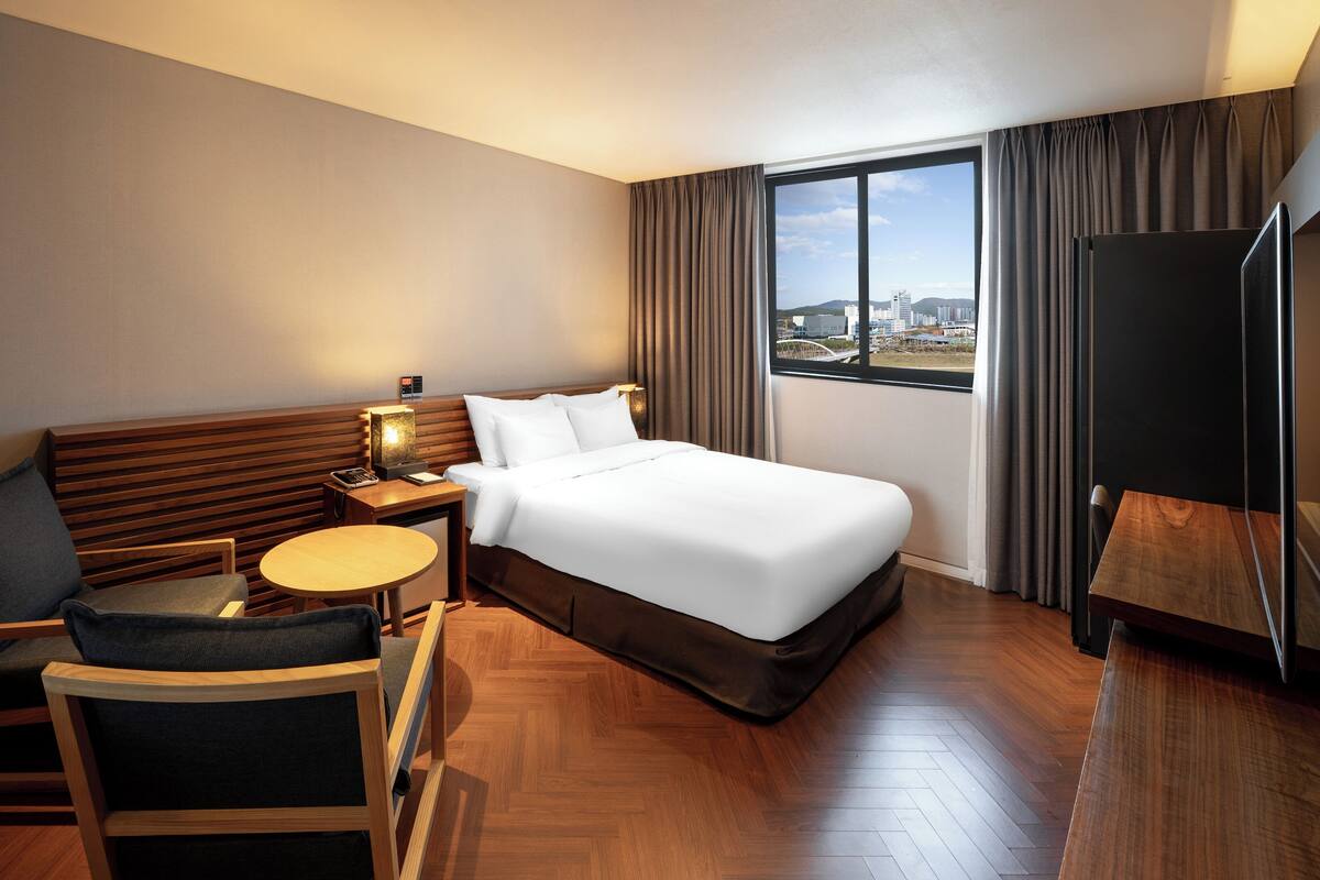 Deluxe Double Room | Premium bedding, free WiFi, bed sheets