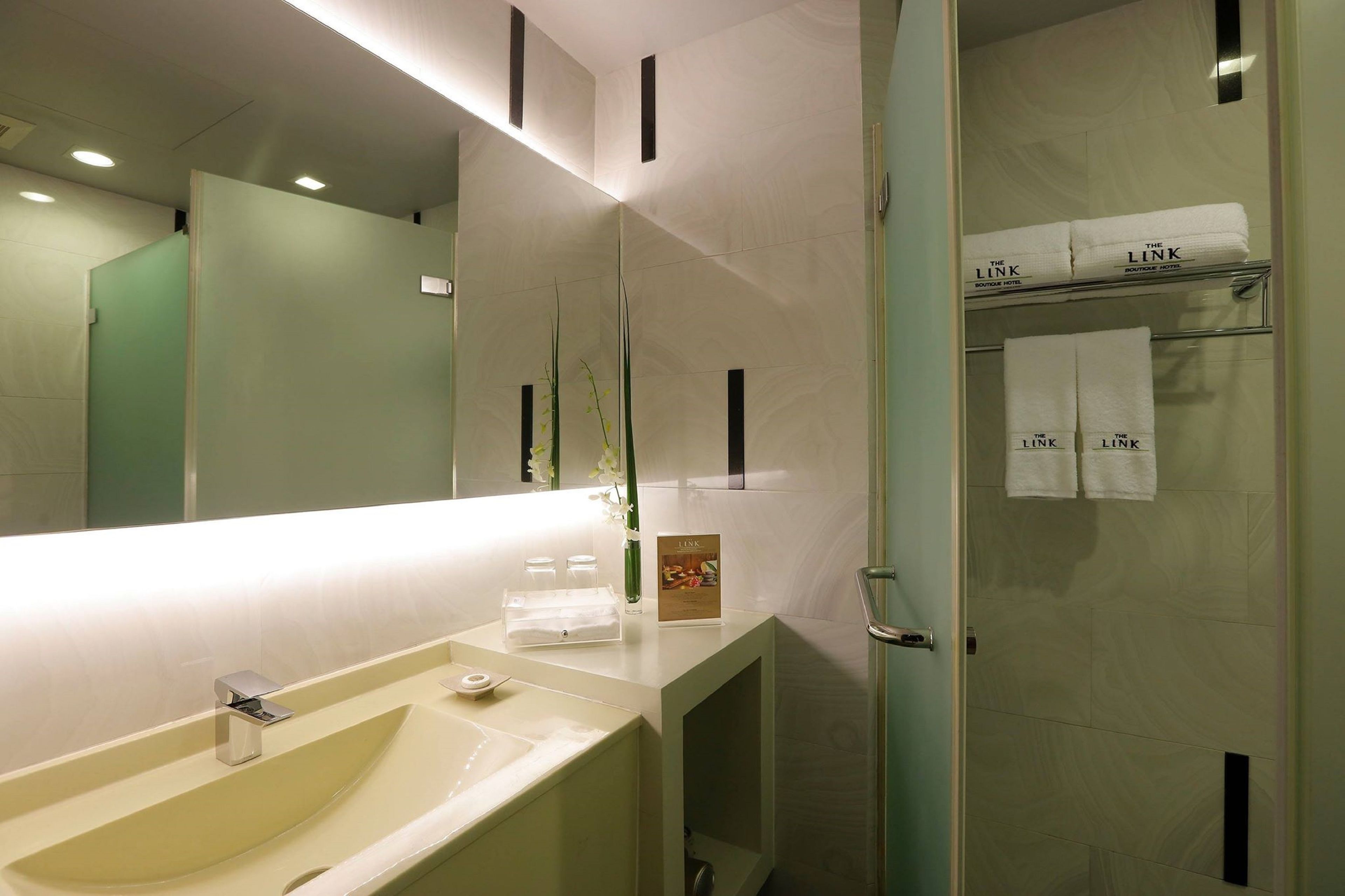 superior double or twin room | bathroom sink