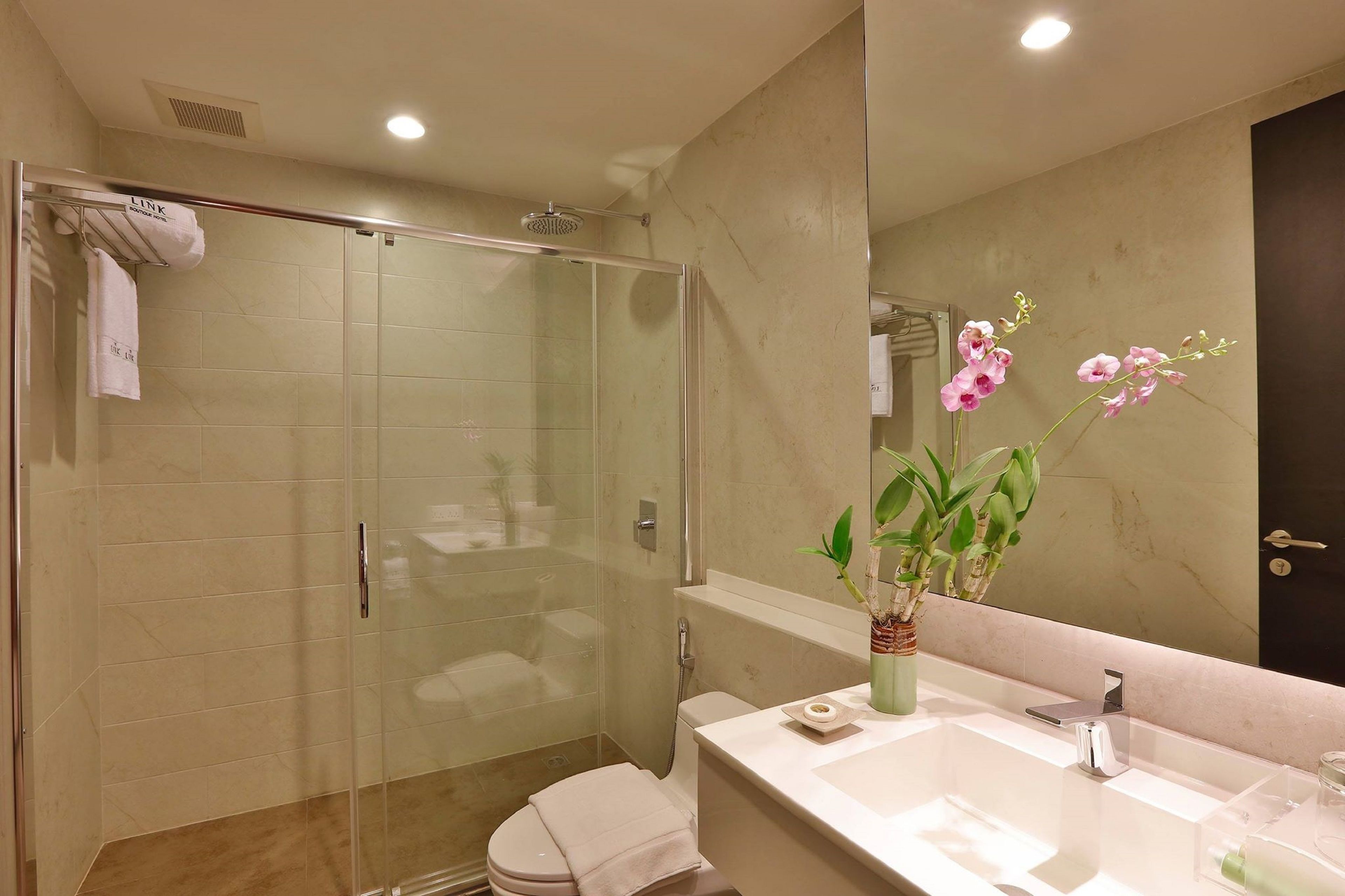 business double or twin room | bathroom | shower, free toiletries, hair dryer, slippers