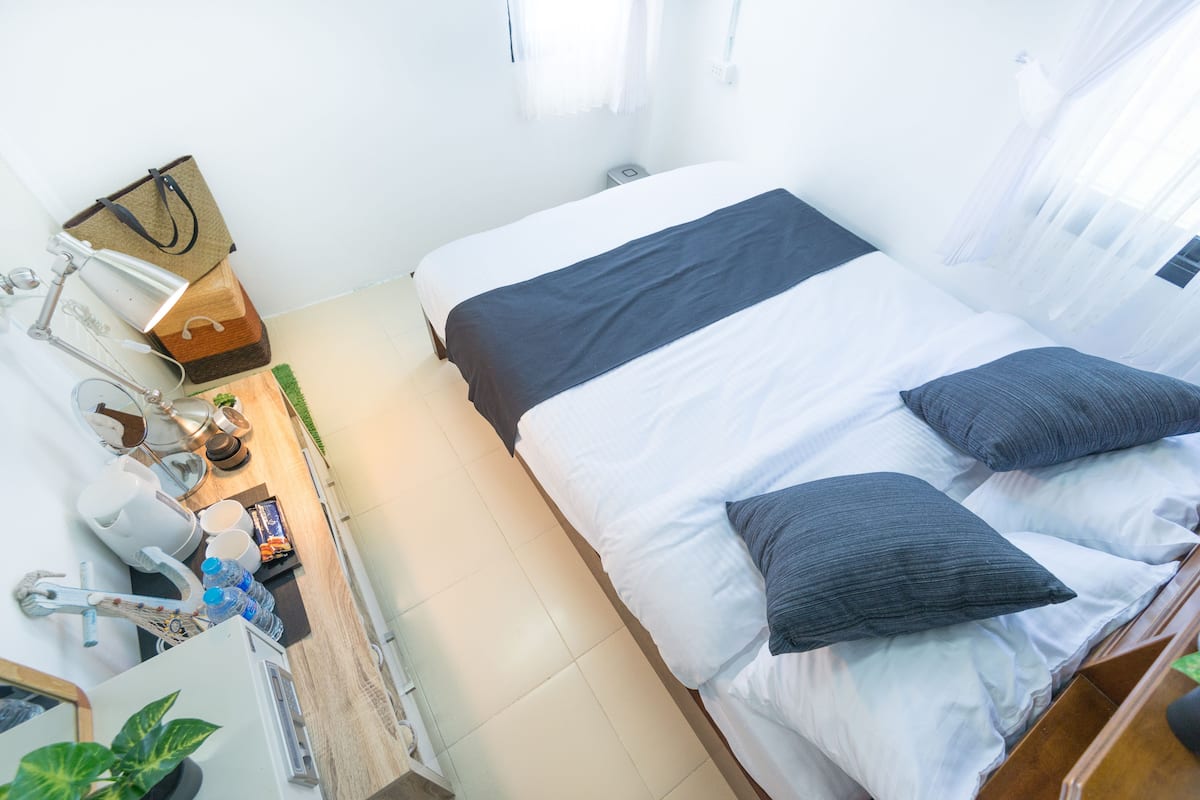 Budget Smaller Room | Caja de seguridad en la habitación y wifi gratis