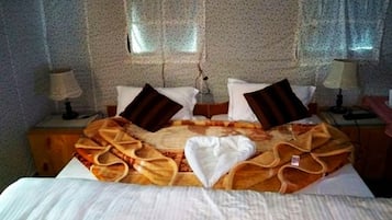 Tenda Comfort, pemandangan kebun | Tempat tidur lipat/tambahan dan seprai linen