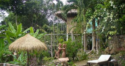 Le Bout du Monde Khmer Lodge