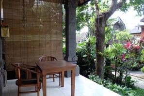 Deluxe Room | Terrace/patio