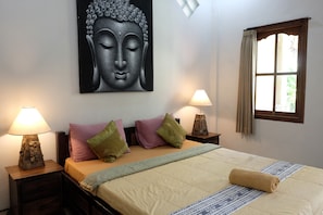 Superior Room | Desk, free WiFi, bed sheets - Suastika Bed and Breakfast (Ubud)