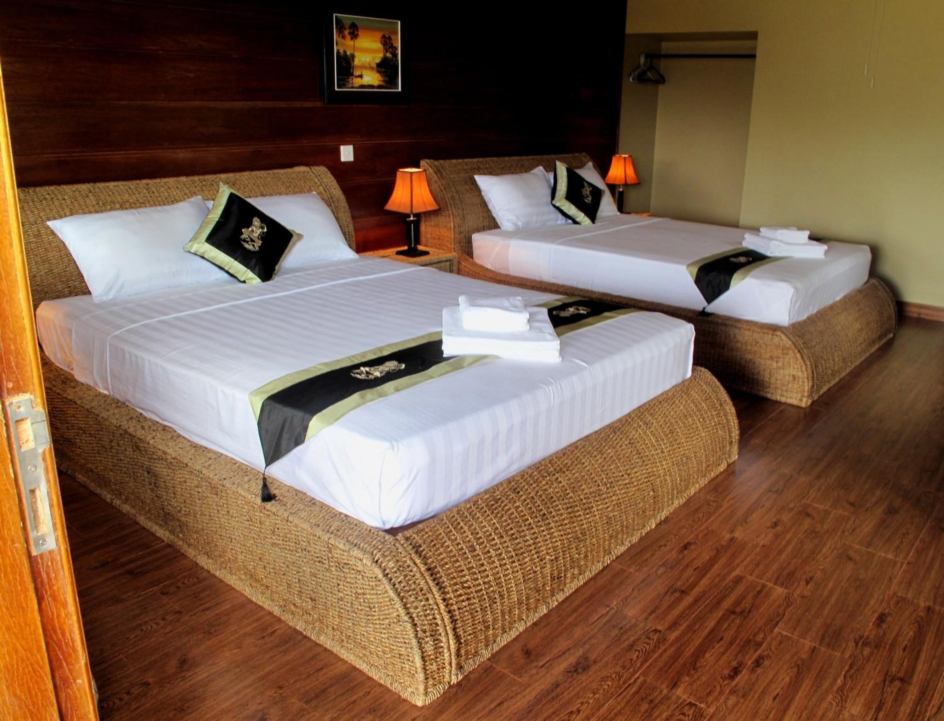 family bungalow, 1 bedroom, garden view | minibar, in-room safe, individually furnished, desk