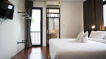 Free WiFi, bed sheets