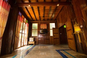Quarto casal tradicional, 1 quarto, quartos conectados, vista para o rio | Parte interna