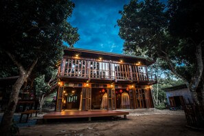 Traditional Double Room, 1 Bedroom, Connecting Rooms, River View | In-room safe, individually decorated, individually furnished - Nan De Panna Riverside Homestay (Phu Phiang)