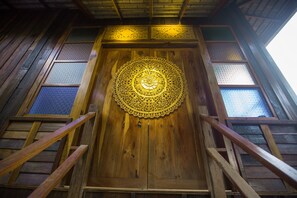 Reception - Nan De Panna Riverside Homestay (Phu Phiang)