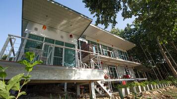 1 Bedroom Suite | Front of property