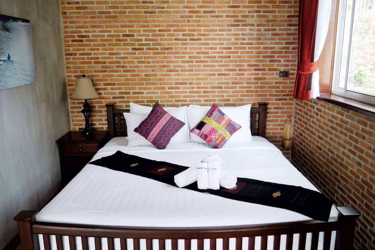Deluxe Room, River Front | In-room safe, individually decorated, individually furnished