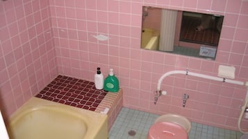 Economy-Zweibettzimmer, Gemeinschaftsbad | Badezimmer