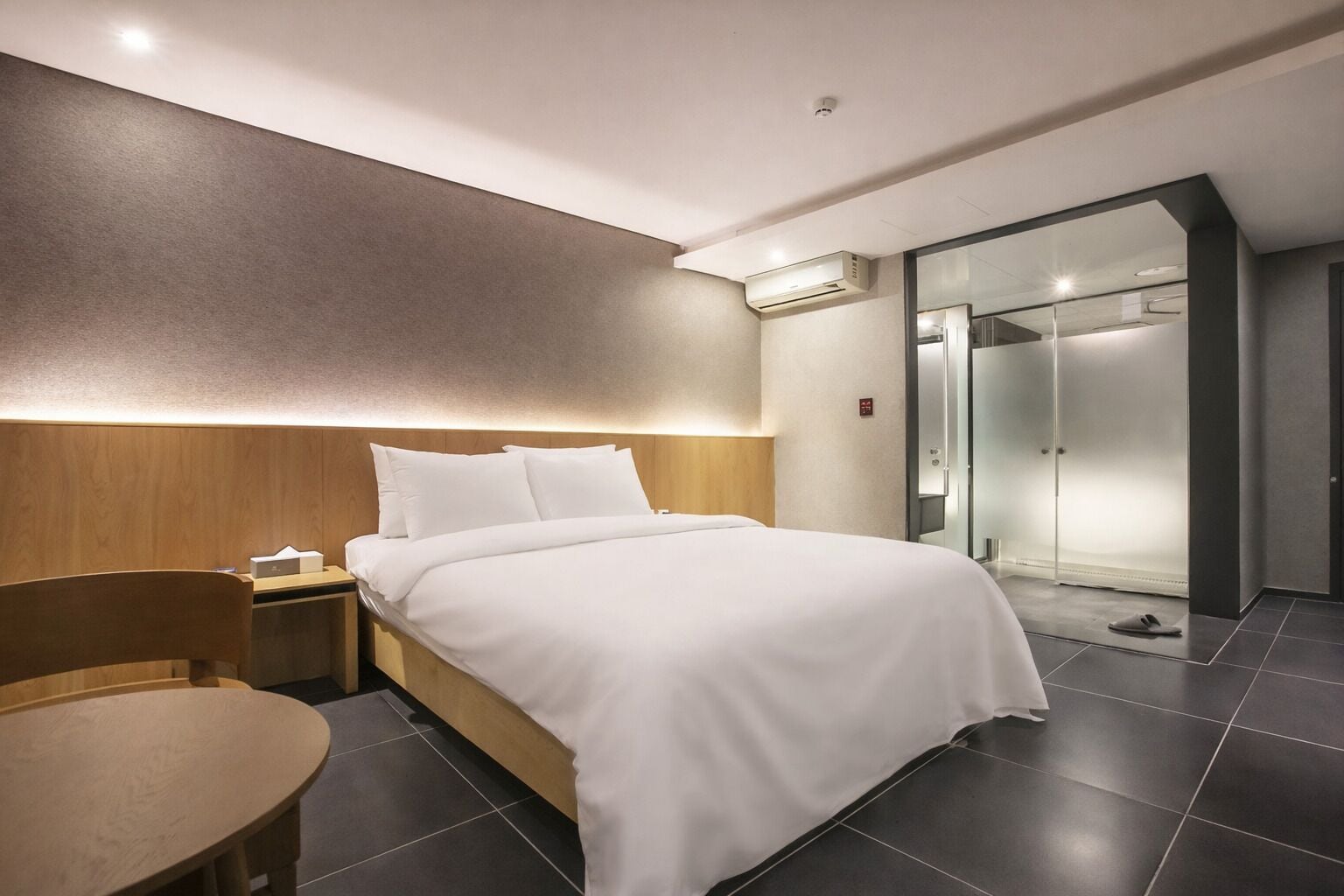 Superior Double Room | Premium bedding, desk, free WiFi