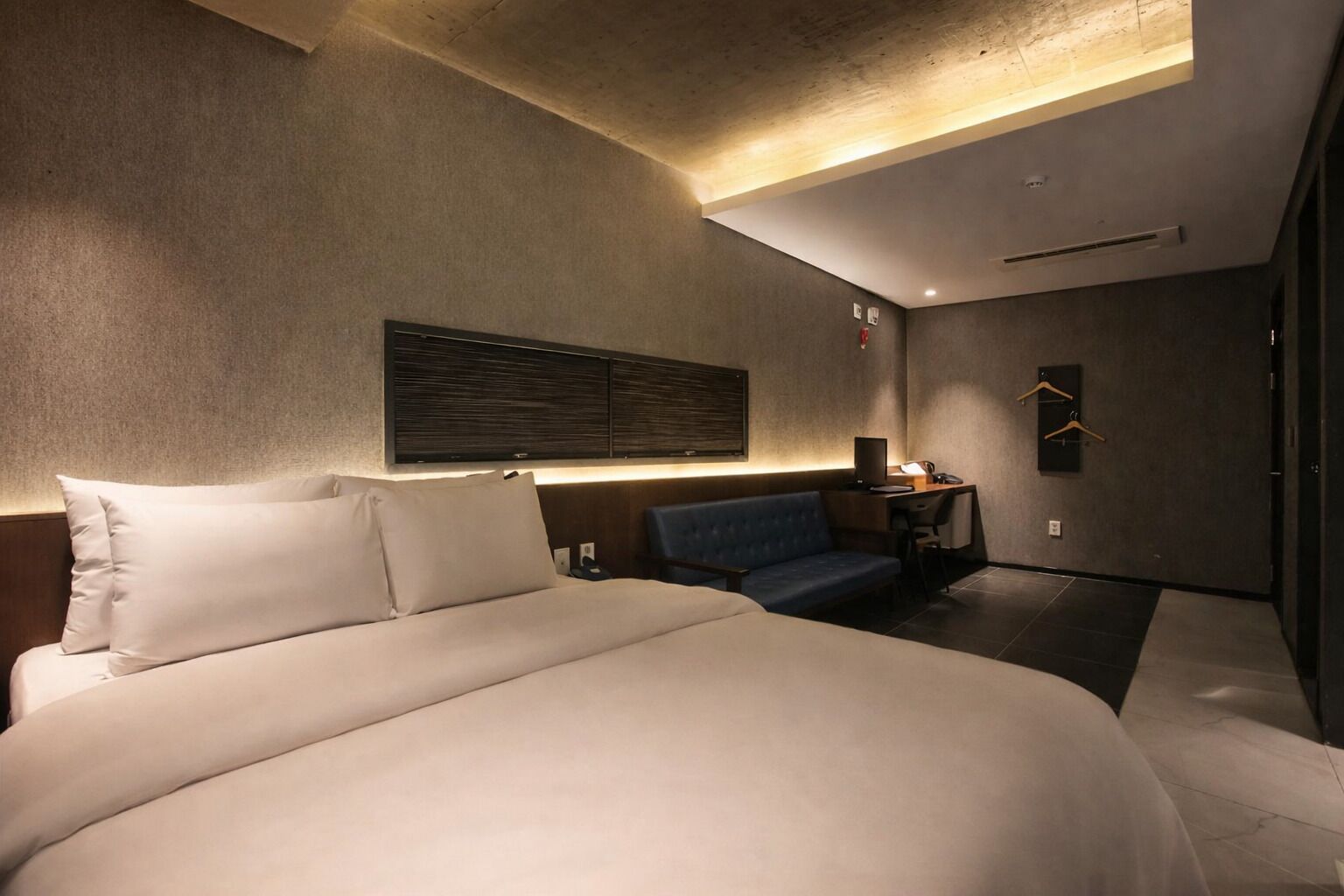 Deluxe Double Room | Premium bedding, desk, free WiFi