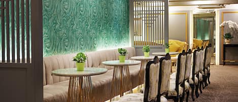 Lobby-Lounge
