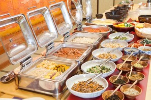 Café da manhã com buffet todos os dias mediante uma taxa