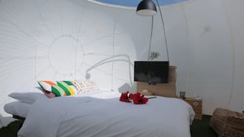 Luxury Bubble Tent | Rollaway beds