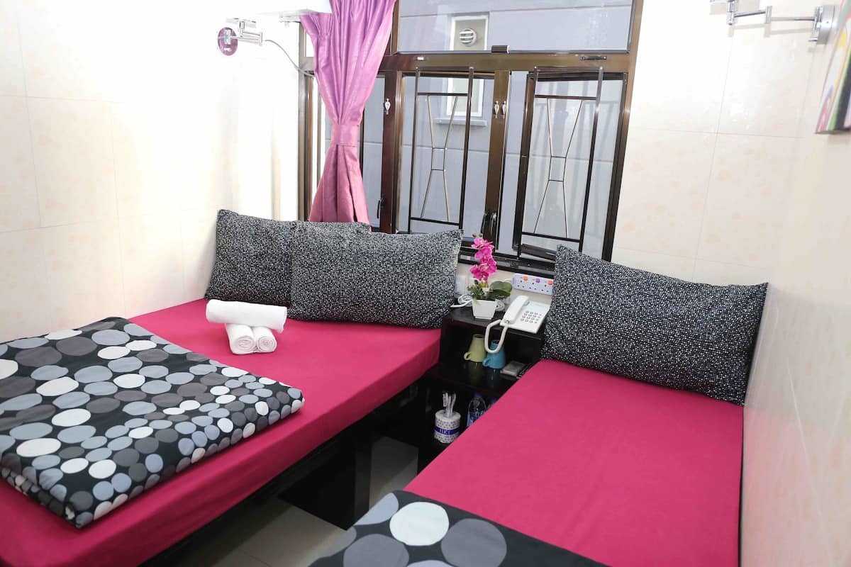 Premium bedding, in-room safe, desk, soundproofing